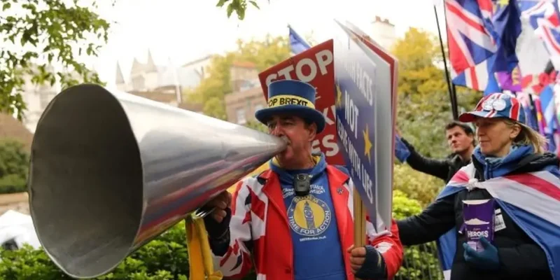 General election 2019: Anti-Brexit campaigner Steve Bray to stand for Lib Dems