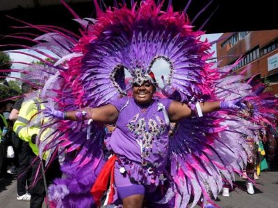 Fabulous costumes and a 'feast for the senses' as thousands turn out for Notting Hill Carnival