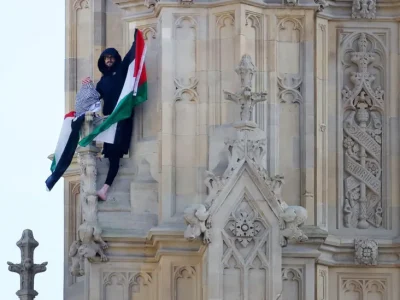 Man denies public nuisance over Big Ben climb