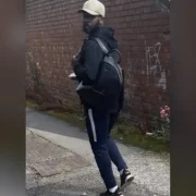 Nottinghamshire: Police seek man who 'upskirted' schoolgirl in Eastwood