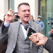 Tommy Robinson: Met Police officer admits wrong date put on court order